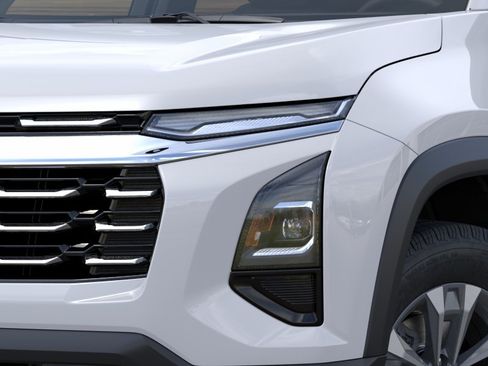 New 2026 Chevrolet Equinox LT w/ Convenience Package II AWD/4WD image 10