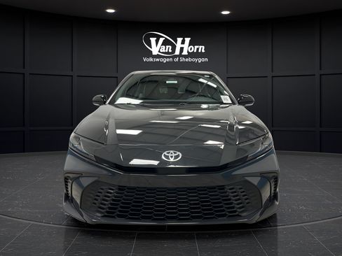 Used 2025 Toyota Camry SE w/ Convenience Package AWD/4WD image 2
