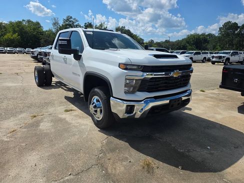 New 2026 Chevrolet Silverado 3500 LT w/ Convenience Package AWD/4WD image 7