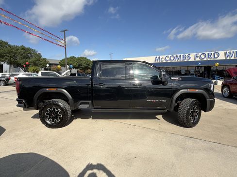 Used 2025 GMC Sierra 2500 AT4X AWD/4WD image 6