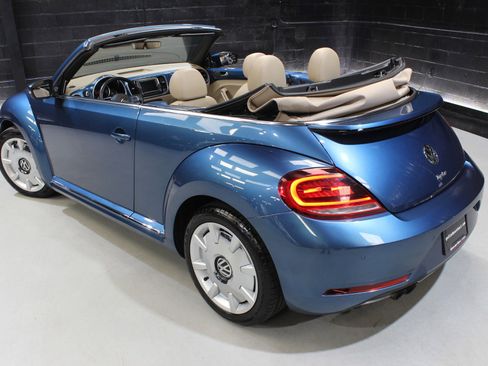 Used 2018 Volkswagen Beetle 2.0T SE w/ SE Premium Package image 14