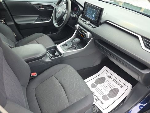 Certified 2019 Toyota RAV4 XLE w/ Convenience Package image 18