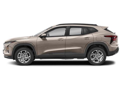 Used 2026 Chevrolet Trax ACTIV w/ Driver Confidence Package FWD image 3