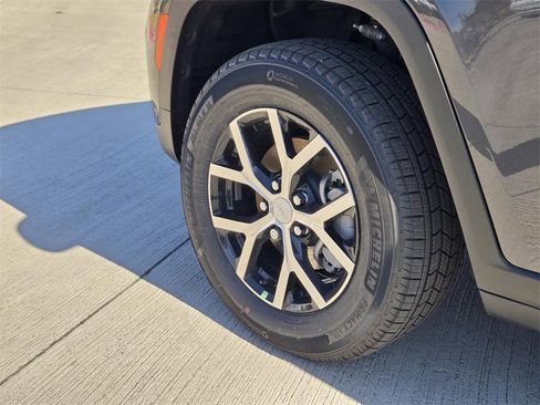 New 2025 Jeep Grand Cherokee Limited image 6