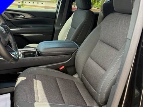 Used 2024 Chevrolet Traverse LT w/ Midnight/Sport Edition FWD image 12