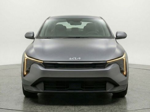 Used 2025 Kia K4 FWD image 2