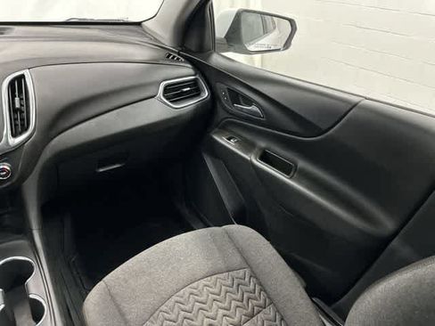 Used 2023 Chevrolet Equinox LT FWD image 13