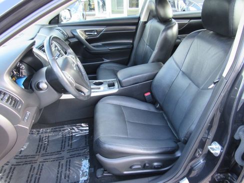 Used 2014 Nissan Altima 2.5 SL w/ Technology Package FWD image 13