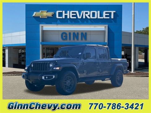 Used 2024 Jeep Gladiator Sport image 1