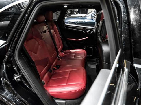 Used 2017 Porsche Macan S image 38