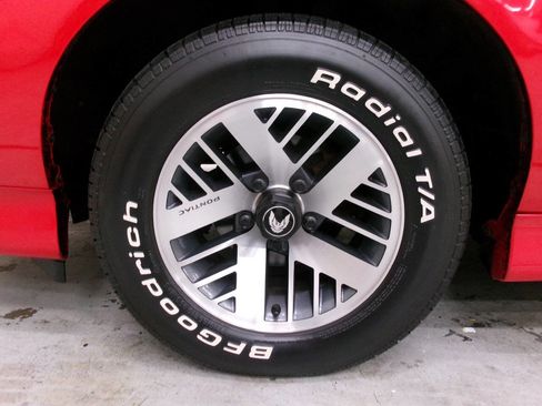 Used 1991 Pontiac Firebird Convertible image 2