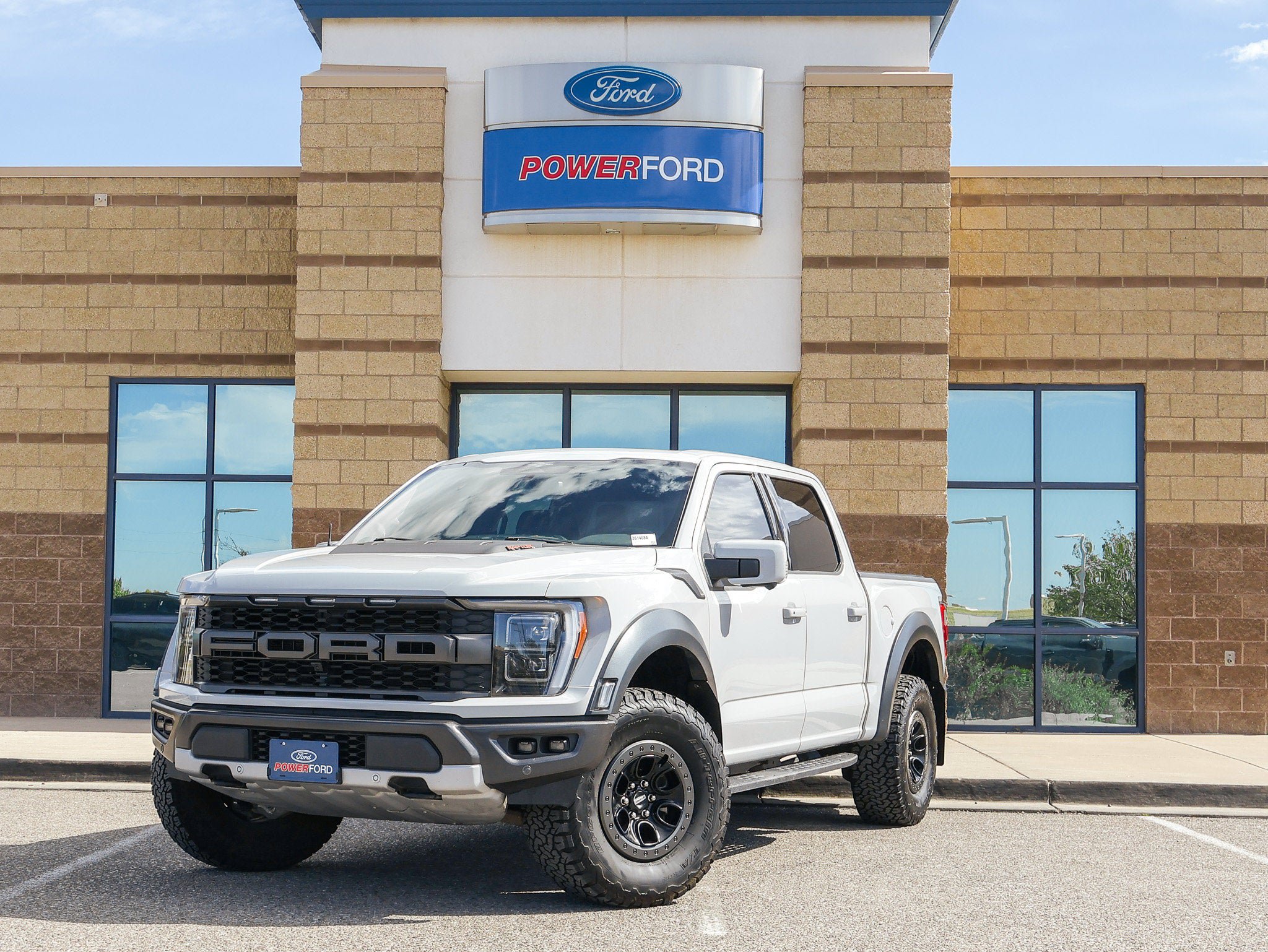 Certified 2023 Ford F150 Raptor w/ Raptor Carbon Fiber Package AWD/4WD image 2