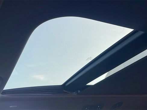 New 2025 Chrysler Pacifica Limited image 27