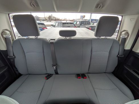 Used 2019 RAM 1500 Express image 20