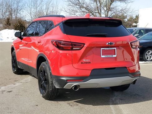 Used 2024 Chevrolet Blazer LT w/ Midnight/Sport Edition image 2