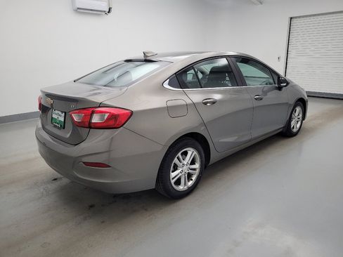 Used 2018 Chevrolet Cruze LT FWD image 10