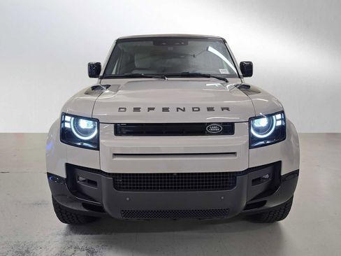 New 2026 Land Rover Defender 130 X-Dynamic SE image 8