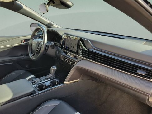 Used 2025 Toyota Camry SE FWD image 22