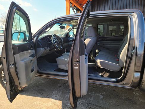 Used 2013 Toyota Tacoma PreRunner w/ SR5 Pkg image 7