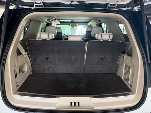 Used 2018 Lincoln Navigator Reserve w/ Technology Package image 30