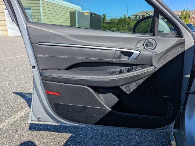 Certified 2025 Hyundai Sonata Limited FWD image 23