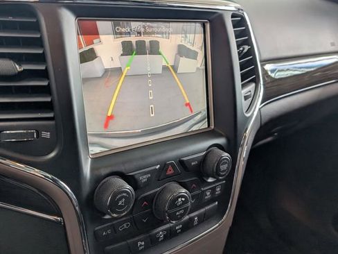 Used 2014 Jeep Grand Cherokee Overland w/ Advanced Technology Group image 21