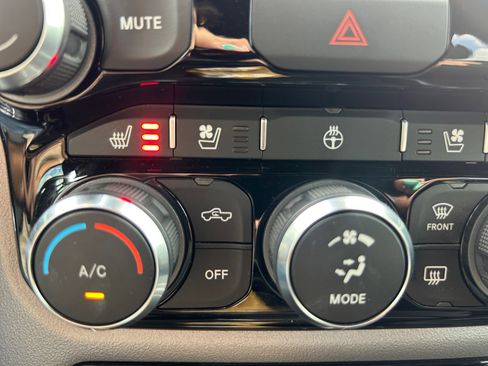 Used 2023 RAM 1500 Laramie image 21