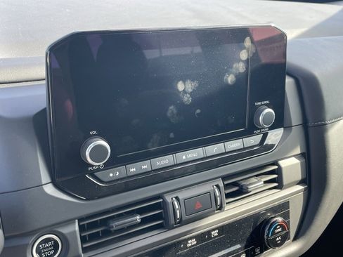 Used 2024 Nissan Pathfinder S image 5