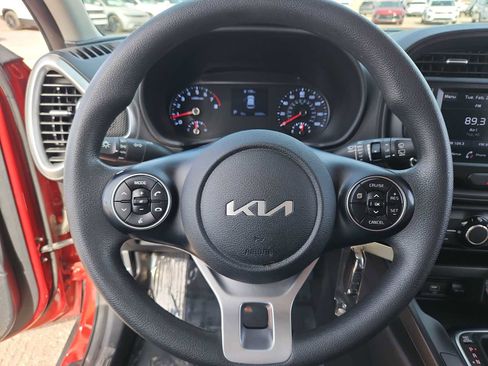 Used 2022 Kia Soul LX image 23