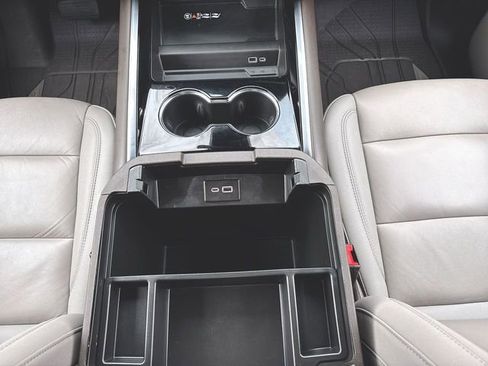 Used 2025 Chevrolet Suburban LT w/ Comfort Package image 35