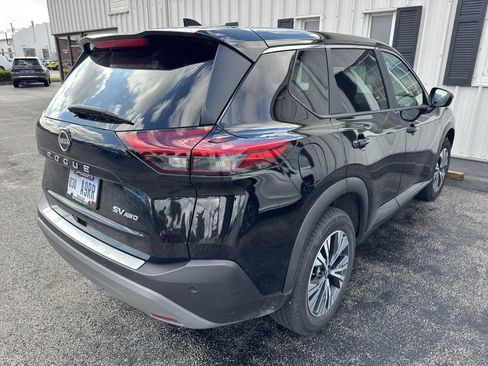 Used 2023 Nissan Rogue SV AWD/4WD image 2
