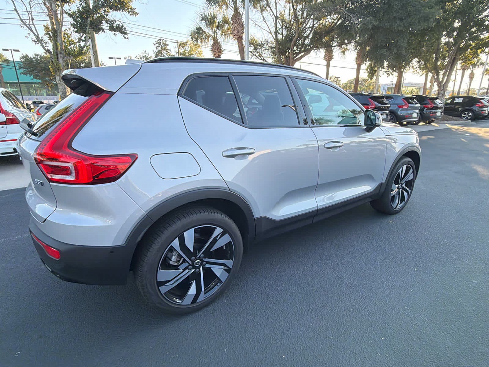 Used 2025 Volvo XC40 B5 Ultra AWD/4WD image 17