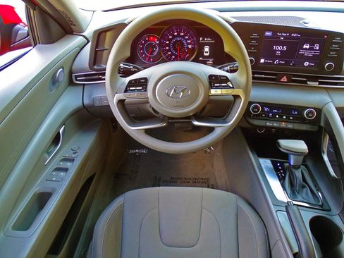 Used 2023 Hyundai Elantra SEL w/ Cargo Package FWD image 25