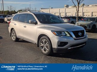 Used 2020 Nissan Pathfinder S video 1