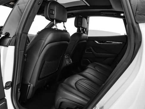 Used 2019 Maserati Levante AWD/4WD image 33