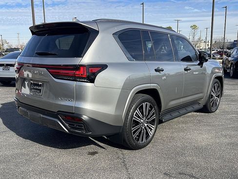 Used 2024 Lexus LX 600 4WD w/ Luxury Package image 3