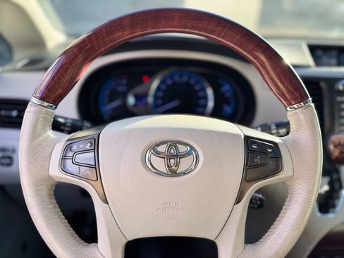 Used 2013 Toyota Sienna Limited w/ Premium Pkg AWD/4WD image 19