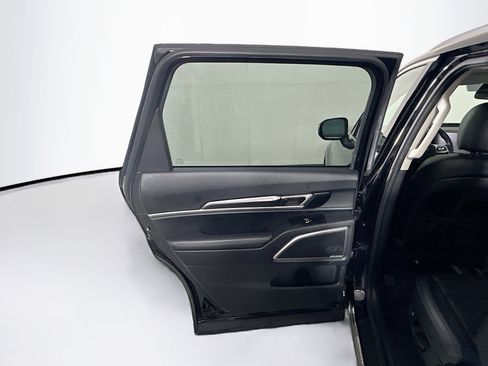 Used 2025 Kia Telluride S FWD image 27