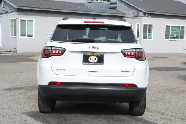 Used 2022 Jeep Compass Latitude w/ Convenience Group AWD/4WD image 4