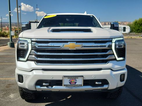 Used 2024 Chevrolet Silverado 2500 High Country w/ Technology Package AWD/4WD image 6