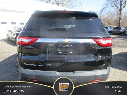 Used 2021 Chevrolet Traverse LT AWD/4WD image 2