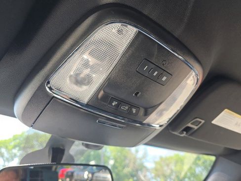 Used 2021 Jeep Grand Cherokee Laredo X image 36