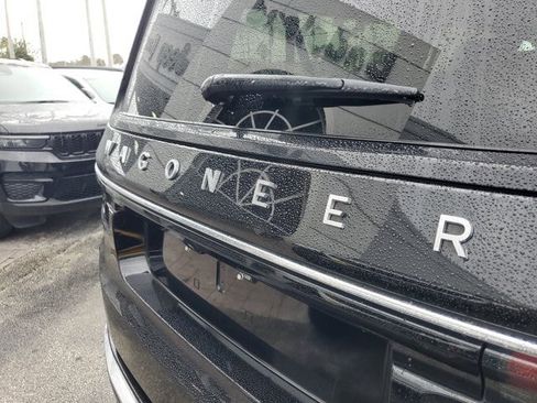 Used 2024 Jeep Wagoneer L Series II w/ Flexible Seating Group image 11