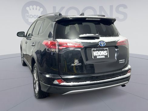 Used 2018 Toyota RAV4 Limited image 4