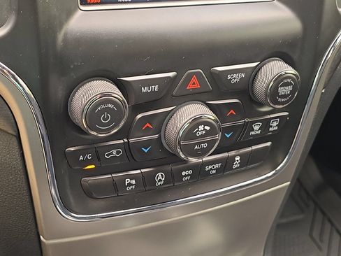 Used 2018 Jeep Grand Cherokee Laredo AWD/4WD image 20