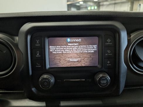 Used 2021 Jeep Wrangler Unlimited Sport AWD/4WD image 24