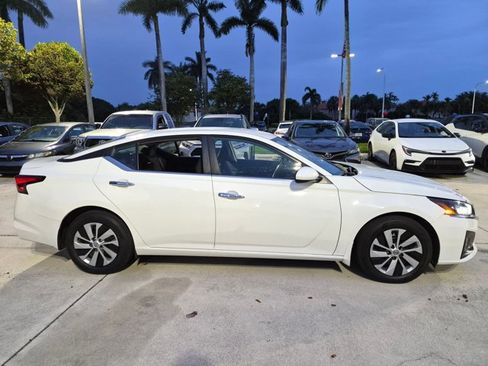 Used 2023 Nissan Altima 2.5 S FWD image 4