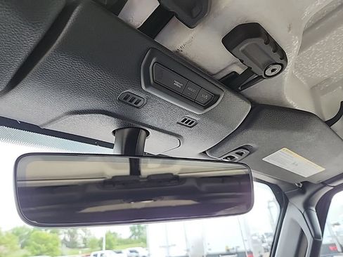 Used 2019 Jeep Wrangler Unlimited Sahara AWD/4WD image 18