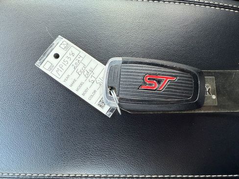 Used 2024 Ford Edge ST image 32