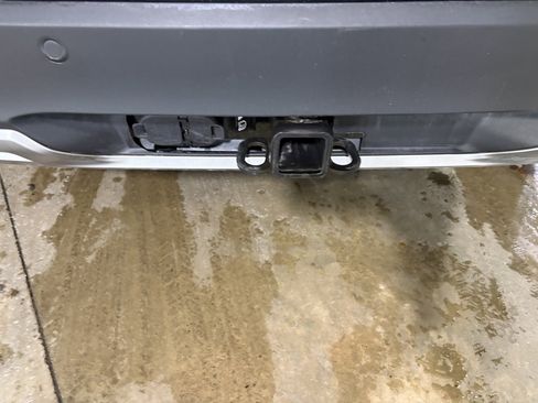 Used 2023 Ford Explorer XLT w/ Equipment Group 202A image 29